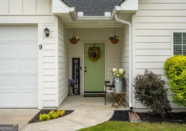 Photo 3 of Single family home for sale at 9 Applewood Dr NE, Rome, GA 30165 | MLS# 10880545 | Listing updated on 2026-10-28
