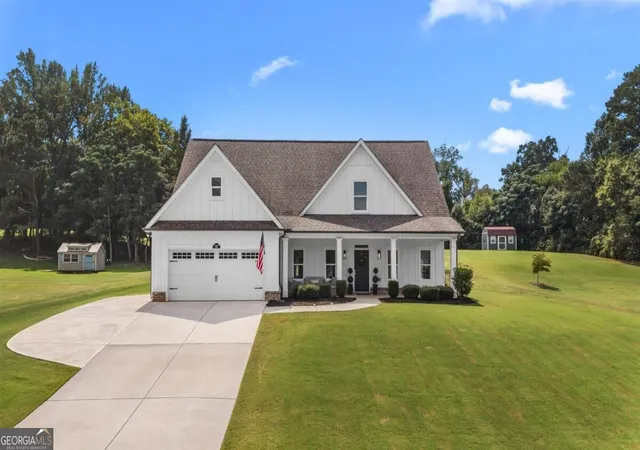 Photo 1 of Single family home for sale at 112 Alexander Lakes Dr, Eatonton, GA 31024 | MLS# 10840226 | Listing updated on 2026-09-18