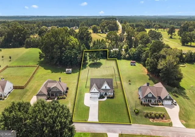 Photo 2 of Single family home for sale at 112 Alexander Lakes Dr, Eatonton, GA 31024 | MLS# 10840226 | Listing updated on 2026-09-18