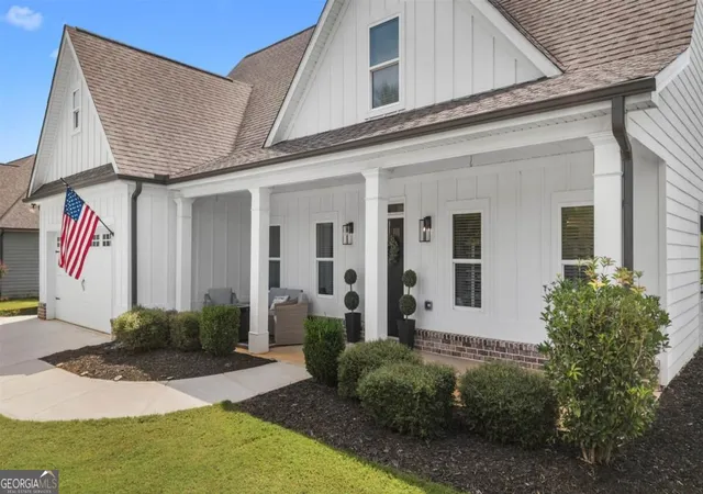 Photo 3 of Single family home for sale at 112 Alexander Lakes Dr, Eatonton, GA 31024 | MLS# 10840226 | Listing updated on 2026-09-18
