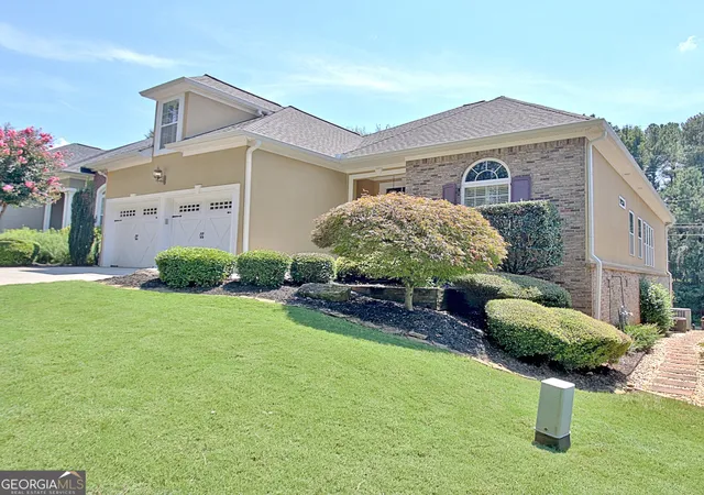Photo 2 of Single family home for sale at 117 Crown Ct, Peachtree City, GA 30269 | MLS# 10839057 | Listing updated on 2026-09-11