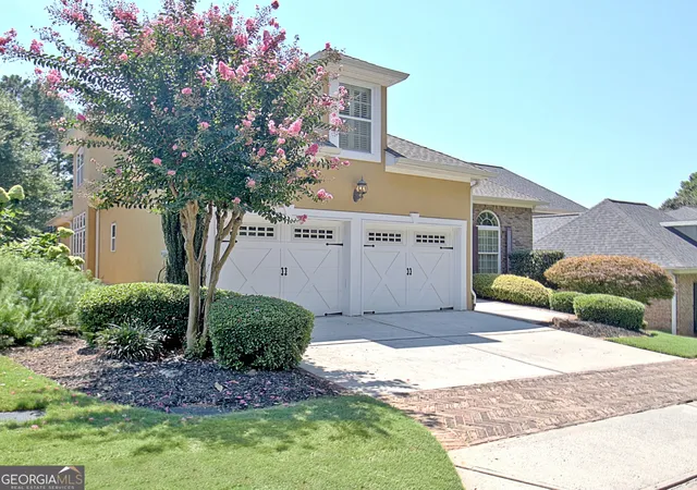 Photo 2 of Single family home for sale at 117 Crown Ct, Peachtree City, GA 30269 | MLS# 10839057 | Listing updated on 2026-09-11
