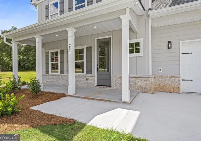 Photo 3 of Single family home for sale at 254 Crumbley Rd, Mcdonough, GA 30252 | MLS# 10836876 | Listing updated on 2026-09-15