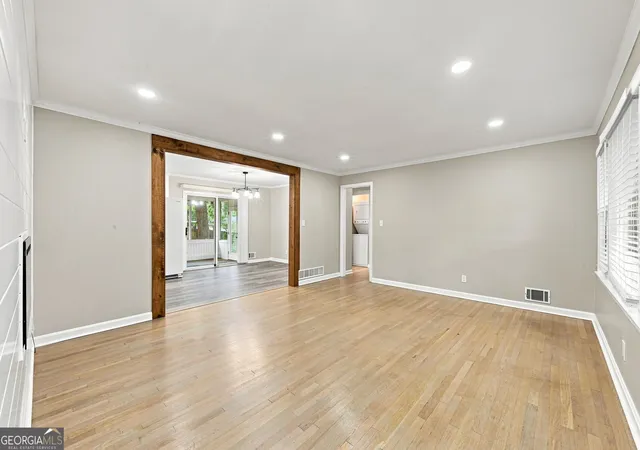 Photo 2 of Single family home for sale at 2586 Cherrywood Ln Sw, Marietta, GA 30060 | MLS# 10832368 | Listing updated on 2026-09-20