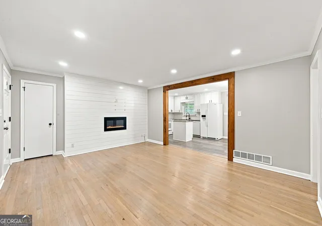 Photo 3 of Single family home for sale at 2586 Cherrywood Ln Sw, Marietta, GA 30060 | MLS# 10832368 | Listing updated on 2026-09-20