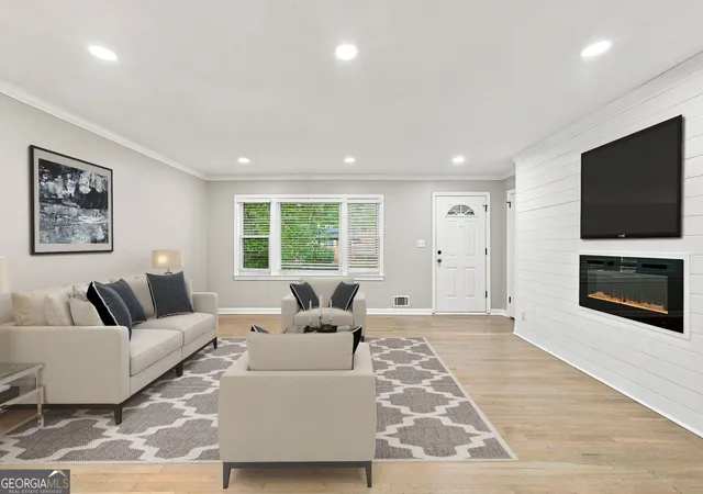 Photo 3 of Single family home for sale at 2586 Cherrywood Ln Sw, Marietta, GA 30060 | MLS# 10832368 | Listing updated on 2026-09-20