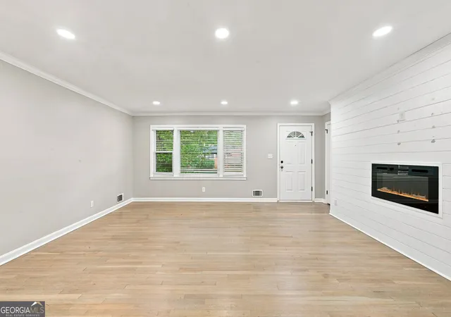 Photo 4 of Single family home for sale at 2586 Cherrywood Ln Sw, Marietta, GA 30060 | MLS# 10832368 | Listing updated on 2026-09-20