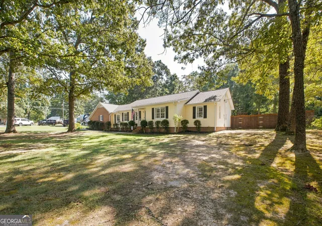 Photo 2 of Single family home for sale at 97 Oak Hill Dr, Rockmart, GA 30153 | MLS# 10835008 | Listing updated on 2026-09-10