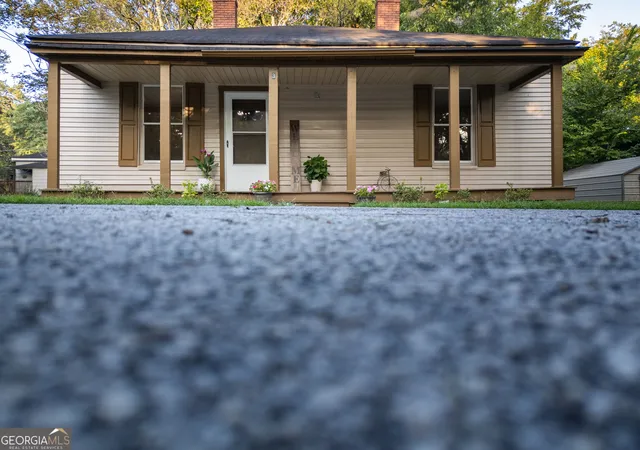 Photo 3 of Single family home for sale at 3 Bay St, Covington, GA 30014 | MLS# 10839232 | Listing updated on 2026-09-17