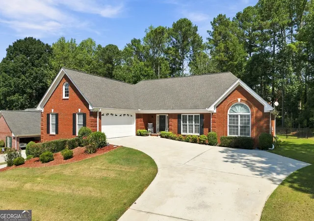 Photo 1 of Single family home for sale at 805 Ivy Ridge Dr, Loganville, GA 30052 | MLS# 10848796 | Listing updated on 2026-10-02