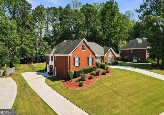 Photo 2 of Single family home for sale at 805 Ivy Ridge Dr, Loganville, GA 30052 | MLS# 10848796 | Listing updated on 2026-10-02