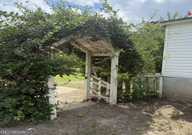 Photo 2 of Sale Pending at 221 Lee, Milledgeville, GA 31061 | MLS# 10845105 | Listing updated on 2026-10-08