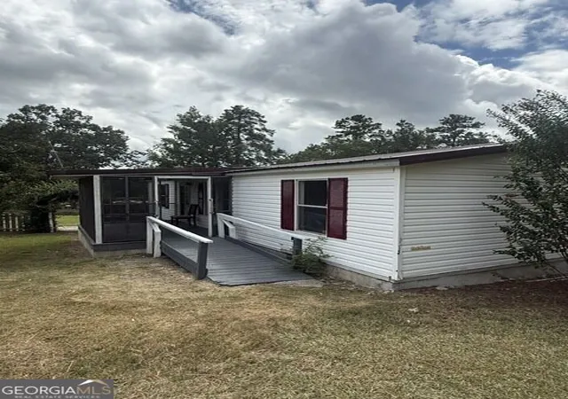 Photo 3 of Sale Pending at 221 Lee, Milledgeville, GA 31061 | MLS# 10845105 | Listing updated on 2026-10-08