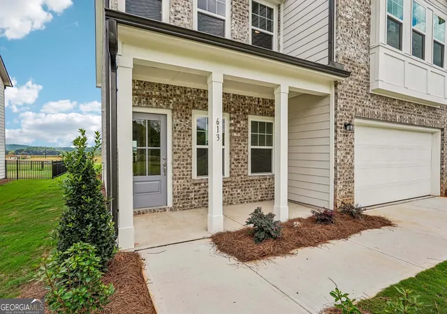 Photo 4 of Single family home for sale at 613 Elwick Ln, Cartersville, GA 30120 | MLS# 10850692 | Listing updated on 2026-10-06