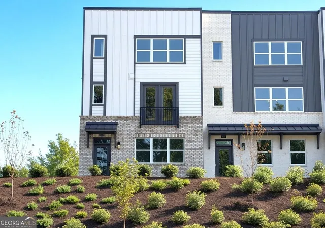 Photo 1 of Townhouse for sale at 5637 Peach Orchard Trl, Peachtree Corners, GA 30092 | MLS# 10774645 | Listing updated on 2026-09-19
