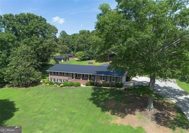 Photo 3 of Single family home for sale at 408 Mac Johnson Rd Nw, Cartersville, GA 30121 | MLS# 10843338 | Listing updated on 2026-09-10
