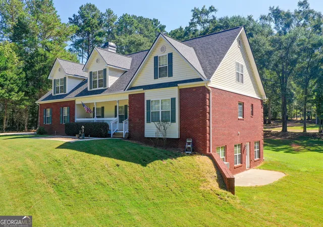 Photo 3 of Single family home for sale at 12 Dry Pond Rd, Covington, GA 30016 | MLS# 10834202 | Listing updated on 2026-09-17
