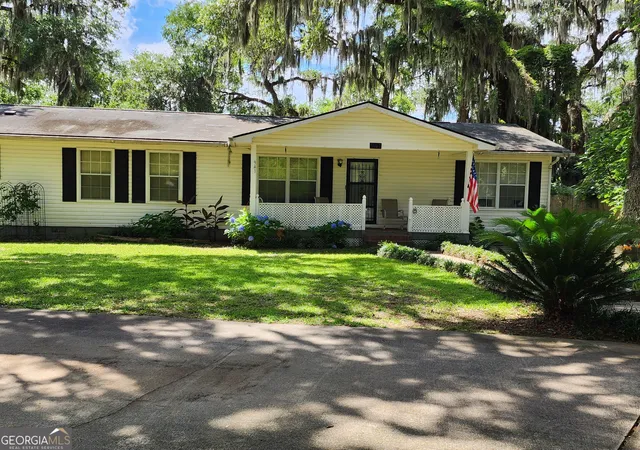 Photo 1 of Single family home for sale at 941 Lake Dr, Midway, GA 31320 | MLS# 10837591 | Listing updated on 2026-09-11
