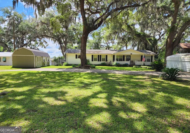 Photo 2 of Single family home for sale at 941 Lake Dr, Midway, GA 31320 | MLS# 10837591 | Listing updated on 2026-09-11