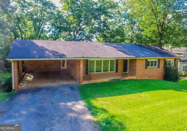 Photo 2 of Single family home for sale at 669 S Hill St, Griffin, GA 30224 | MLS# 10844720 | Listing updated on 2026-09-11