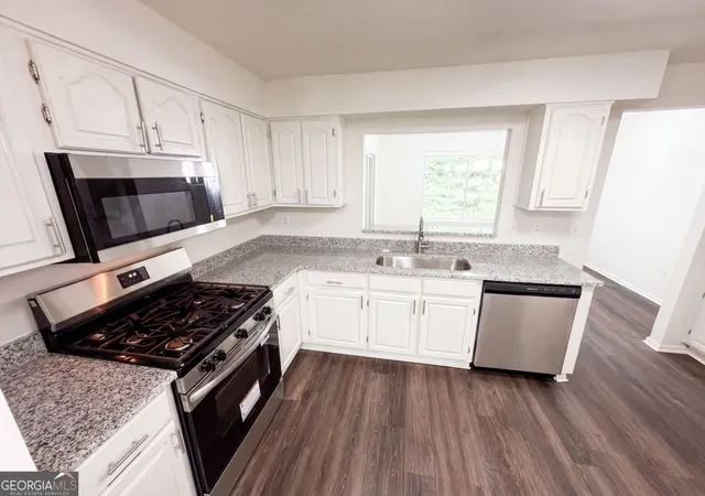 Photo 2 of Condo for sale at 18 Springhedge Ct Se, Smyrna, GA 30080 | MLS# 10841287 | Listing updated on 2026-09-09