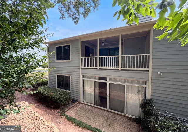 Listing Photo 5 - Condo for sale in building located at 18 Springhedge Ct SE, Smyrna, GA 30080