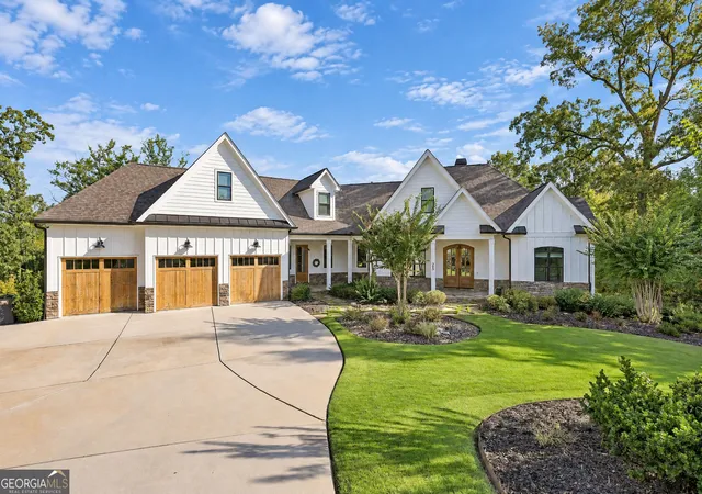 Photo 3 of Mansion for sale at 25 Paragon Point, Newnan, GA 30265 | MLS# 10850042 | Listing updated on 2026-10-05
