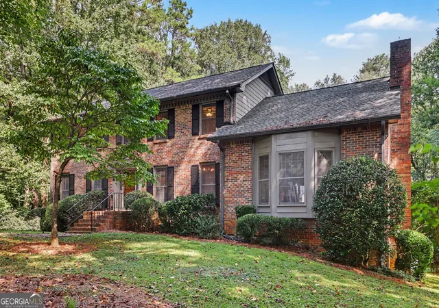 Photo 2 of Sale Pending at 170 Pruitt Dr, Alpharetta, GA 30004 | MLS# 10841874 | Listing updated on 2026-10-08