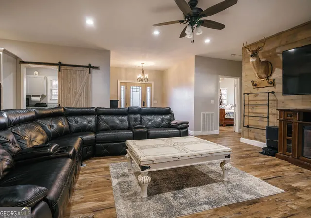 Photo 3 of Single family home for sale at 52 Ivy Ridge Ct, Blue Ridge, GA 30513 | MLS# 10841412 | Listing updated on 2026-09-21