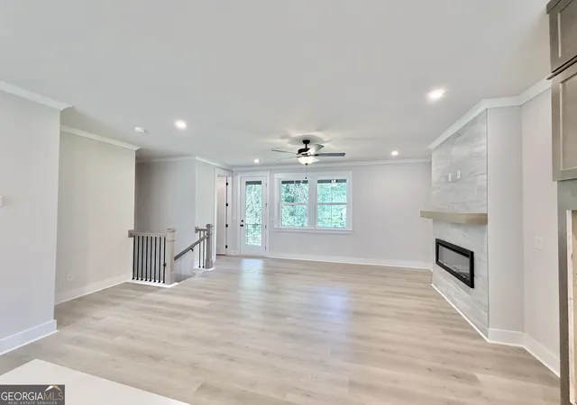 Photo 3 of Townhouse for sale at 113 Bridgecrest Rd, Roswell, GA 30075 | MLS# 10837165 | Listing updated on 2026-09-15