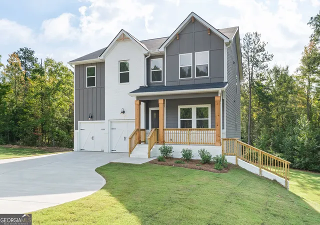 Photo 2 of Single family home for sale at 302 Hudson Ct, Jackson, GA 30233 | MLS# 10790198 | Listing updated on 2026-10-01