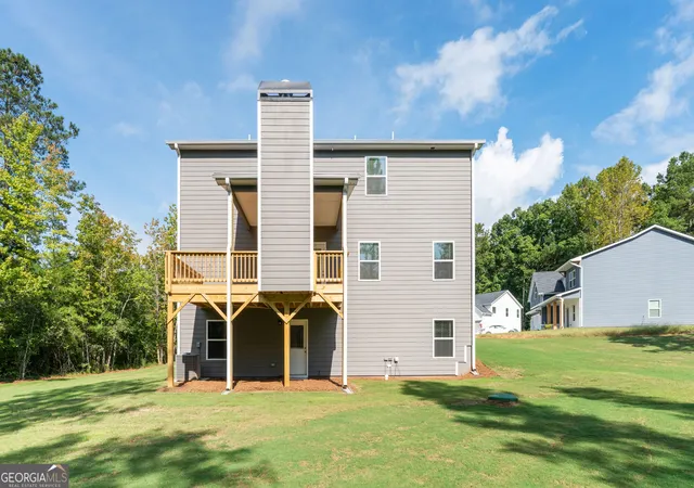 Photo 3 of Single family home for sale at 302 Hudson Ct, Jackson, GA 30233 | MLS# 10790198 | Listing updated on 2026-10-01