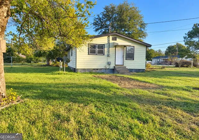 Photo 1 of Single family home for sale at 407 Attaway St, East Dublin, GA 31027 | MLS# 10877747 | Listing updated on 2026-10-27