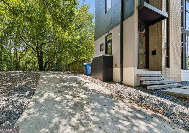 Photo 2 of Single family home for sale at 575 Highland Ave NE, Atlanta, GA 30312 | MLS# 10839523 | Listing updated on 2026-10-05