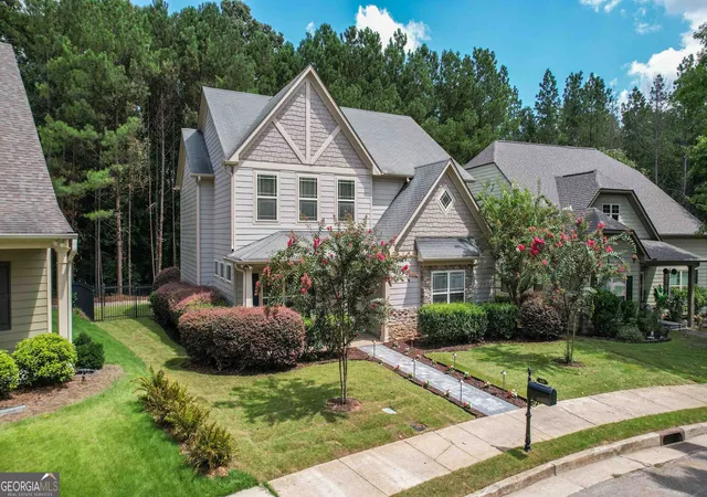 Photo 2 of Single family home for sale at 445 Summerlin Blvd, Newnan, GA 30265 | MLS# 10841090 | Listing updated on 2026-09-11
