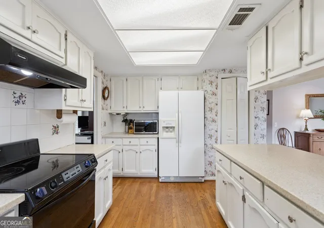 Photo 3 of Single family home for sale at 1802 Hunters Glen Ne, Marietta, GA 30062 | MLS# 10847913 | Listing updated on 2026-10-09