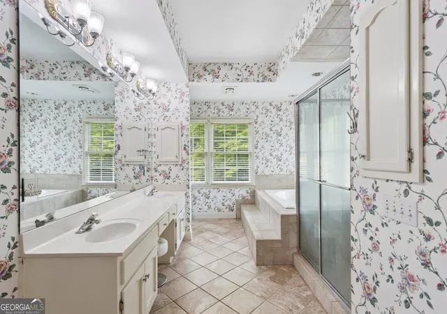 Photo 4 of Single family home for sale at 1802 Hunters Glen NE, Marietta, GA 30062 | MLS# 10847913 | Listing updated on 2026-10-09