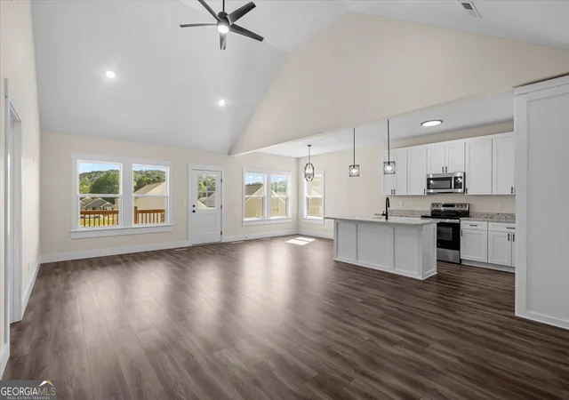 Photo 1 of Single family home for sale at 142 Washington St, Dalton, GA 30721 | MLS# 10840318 | Listing updated on 2026-09-18