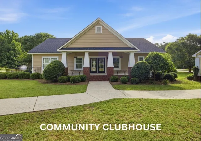 Photo 3 of Single family home for sale at 142 Washington St, Dalton, GA 30721 | MLS# 10840318 | Listing updated on 2026-09-18