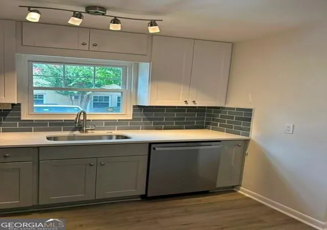 Photo 3 of Sale Pending at 1048 Saint Charles Ave Ne #7, Atlanta, GA 30306 | MLS# 10846722 | Listing updated on 2026-10-12