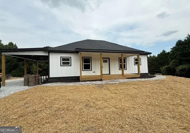Photo 2 of Single family home for sale at 69 Easy St, Toccoa, GA 30577 | MLS# 10834707 | Listing updated on 2026-09-10