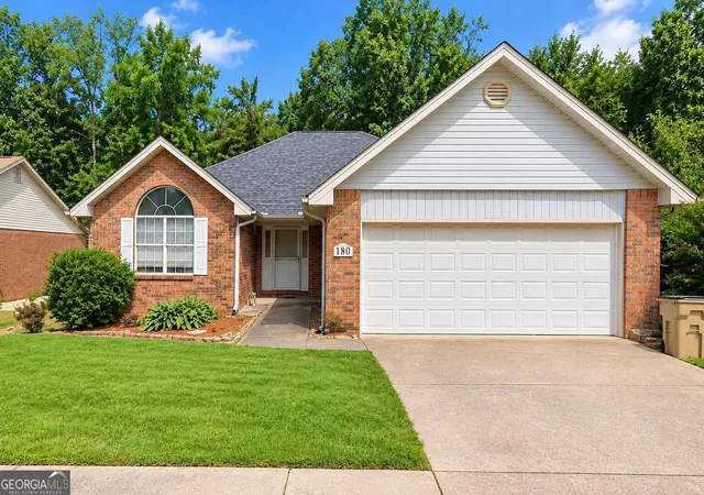 Photo 1 of Single family home for sale at 180 Oakwood Cir, Stockbridge, GA 30281 | MLS# 10849001 | Listing updated on 2026-10-02