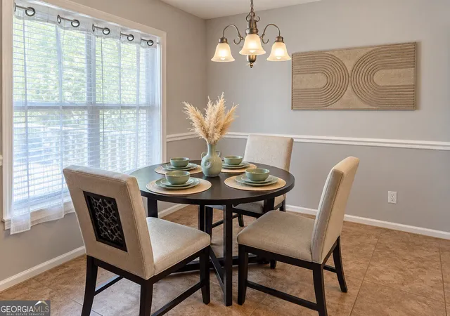 Photo 3 of Single family home for sale at 180 Oakwood Cir, Stockbridge, GA 30281 | MLS# 10849001 | Listing updated on 2026-10-02