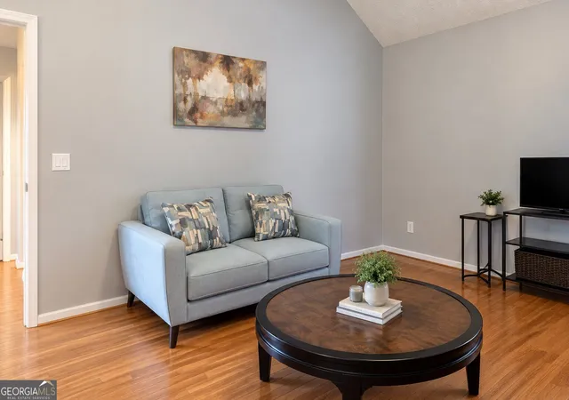 Photo 4 of Single family home for sale at 180 Oakwood Cir, Stockbridge, GA 30281 | MLS# 10849001 | Listing updated on 2026-10-02