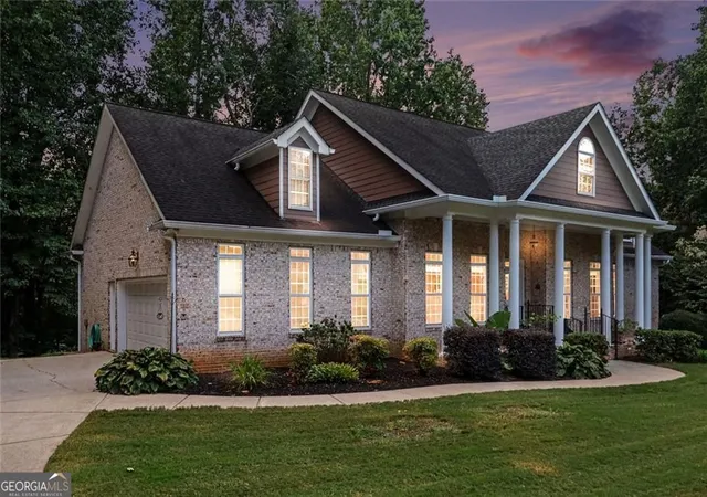 Photo 3 of Single family home for sale at 5453 Copper Crk Rd, Flowery Branch, GA 30542 | MLS# 10841629 | Listing updated on 2026-09-22