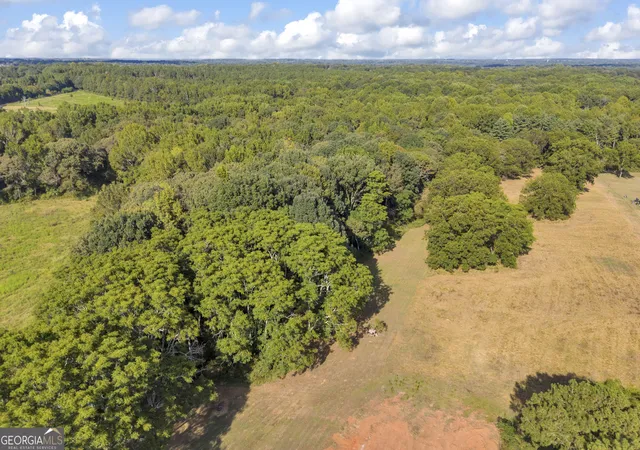 Photo 3 of House for sale at 1347 Neese Commerce Rd, Commerce, GA 30530 | MLS# 10843775 | Listing updated on 2026-09-10