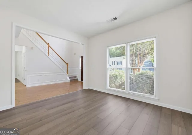 Photo 4 of Single family home for sale at 10920 Glenbarr Dr, Johns Creek, GA 30097 | MLS# 10853076 | Listing updated on 2026-10-09