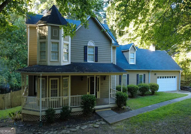 Photo 2 of Single family home for sale at 125 Picketts Lake Dr, Acworth, GA 30101 | MLS# 10837845 | Listing updated on 2026-09-15
