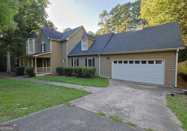Photo 3 of Single family home for sale at 125 Picketts Lake Dr, Acworth, GA 30101 | MLS# 10837845 | Listing updated on 2026-09-15