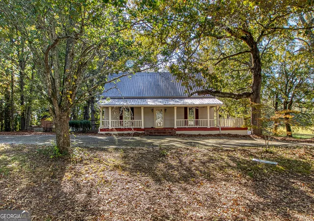 Photo 2 of Single family home for sale at 379 Line Crk Rd, Senoia, GA 30276 | MLS# 10880611 | Listing updated on 2026-10-28